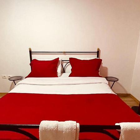 Hotel Drinos Тирана Екстериор снимка
