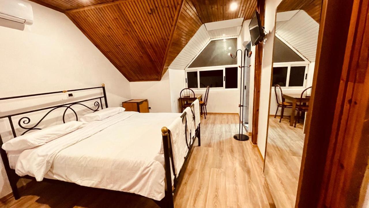 Hotel Drinos Тирана Екстериор снимка