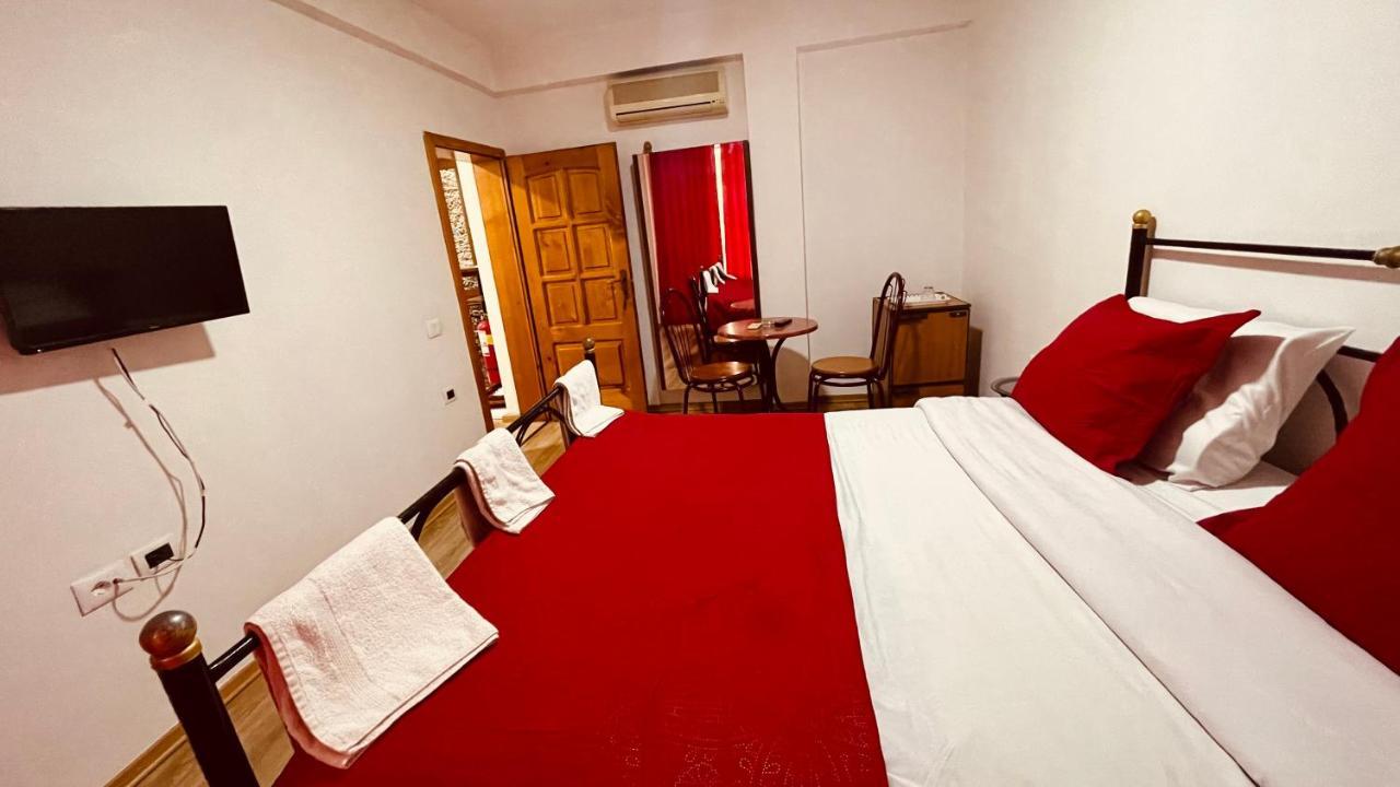 Hotel Drinos Тирана Екстериор снимка